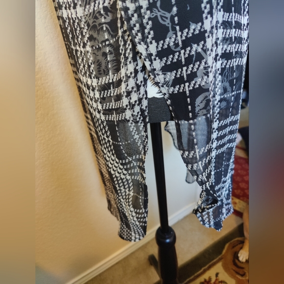 ASTR long sheer see thru B&W button down cardi blouse π€ (Med) π€ - Picture 10 of 12